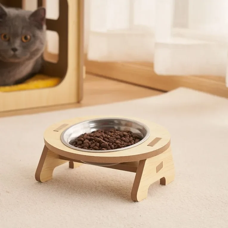 wooden_table_cat_bowl